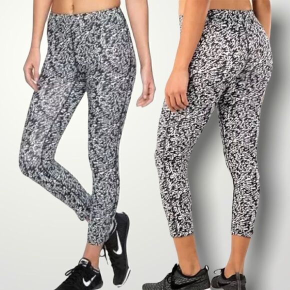 Nike, Pronto ESSENTIAL Printed Running 7/8 Leggings Tight Pants, Women's X-Small - Picture 2 of 15